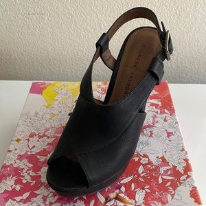 Chinese Laundry wedge style sandal with peep toe. Very cute and comfortable.